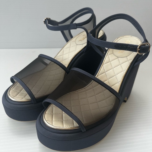 Chanel platform sandal, US size 8, Eggplant/Gray color, never been worn - Picture 4 of 8